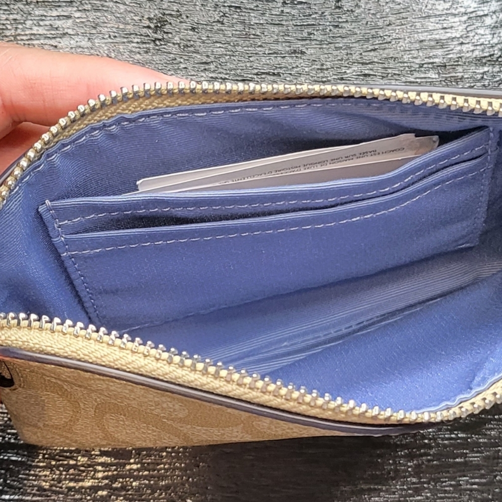 New with tags- Coach Periwinkle Wristlet - Picture 3 of 6